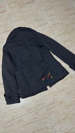 Abrigo mujer bordado gris nuevo