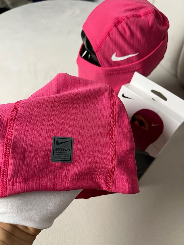 Nike Ski Mask / Pasamontañas/ Balaclava Rosa