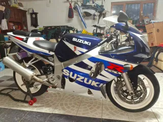 Suzuki GSXR 600 Sportbike