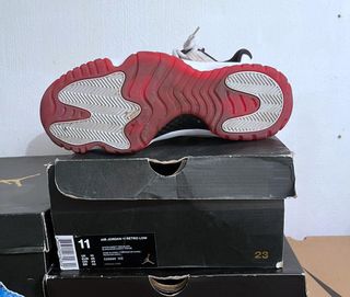 Air Jordan 11 Retro Low Cherry Bottom Talla 43