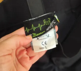 Culera Demon acolchada