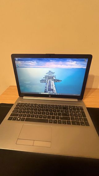 Portátil HP 250 G7