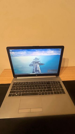 Portátil HP 250 G7