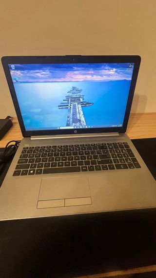 Portátil HP 250 G7