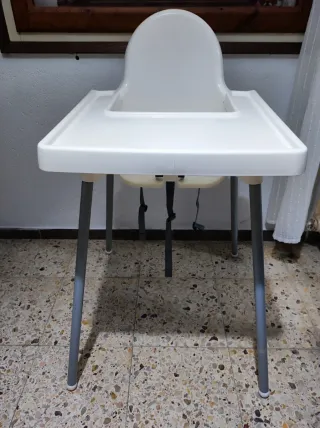 Trona Ikea con bandeja y cojín soporte