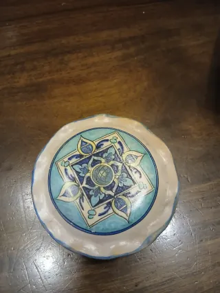 Porta oggetti in ceramica decorata