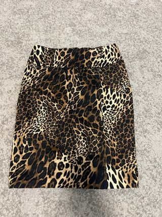 Lote de 4 faldas 1 marca Blanco/40 1 Bershka/L