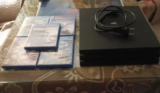 PS4 Pro 1TB + 5 Juegos