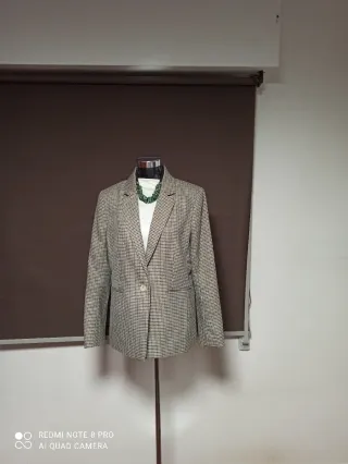 Americana cuadros entallada