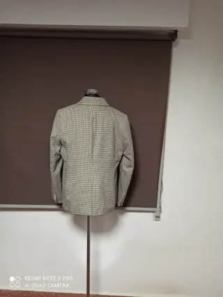 Americana cuadros entallada