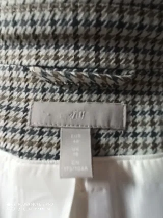 Americana cuadros entallada