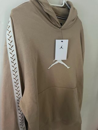Sudadera Jordan Beige con Logo Jumpman