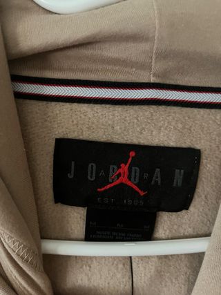 Sudadera Jordan Beige con Logo Jumpman
