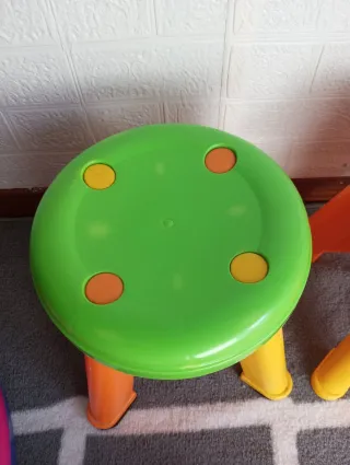 Silla infantil de plástico
