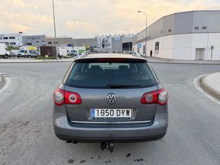 VOLKSWAGEN PASSAT FAMILIAR 2.0 TDi 140CV NACIONAL