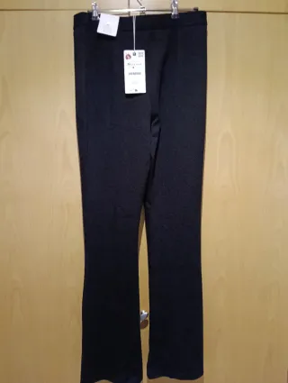 Pantalón negro Zara