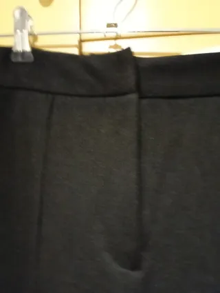 Pantalón negro Zara