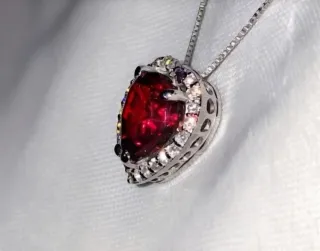 Colgante Corazón Rubí y Diamantes Oro 14k