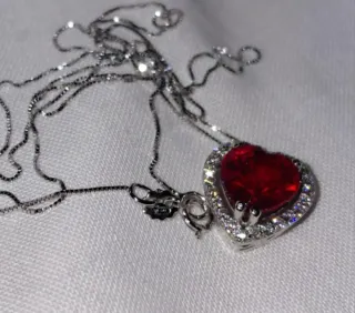 Colgante Corazón Rubí y Diamantes Oro 14k