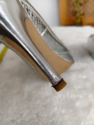 Zapatos de tacón plateados talla 36