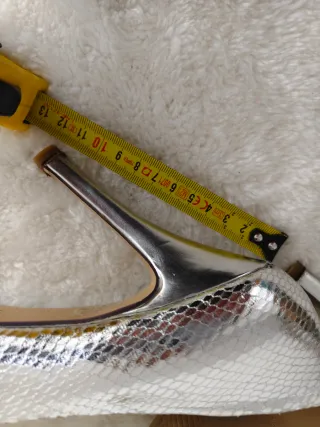 Zapatos de tacón plateados talla 36