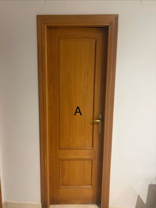 Puerta de madera interior