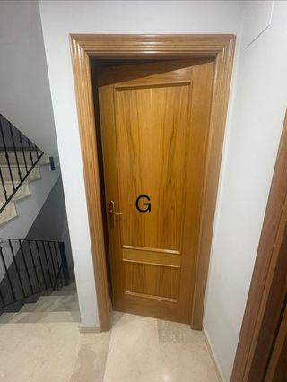 Puerta de madera interior