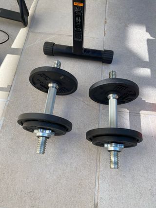 Banco de pesas y mancuernas