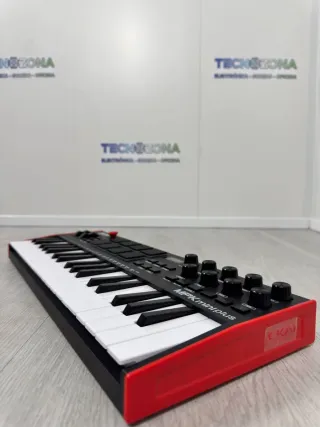Teclado Controlador Akai MIDI USB