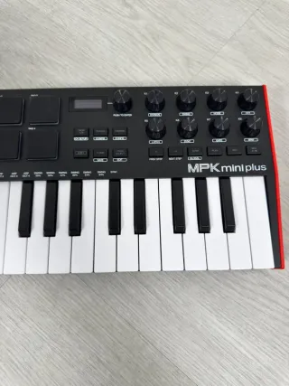 Teclado Controlador Akai MIDI USB