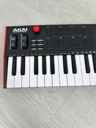 Teclado Controlador Akai MIDI USB