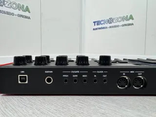 Teclado Controlador Akai MIDI USB