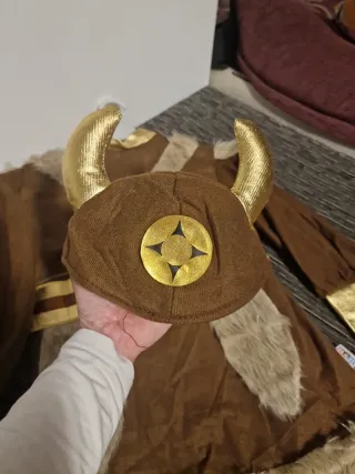 Disfraz Vikinga Infantil 10/12 años y Casco cuerno