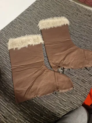 Disfraz Vikinga Infantil 10/12 años y Casco cuerno