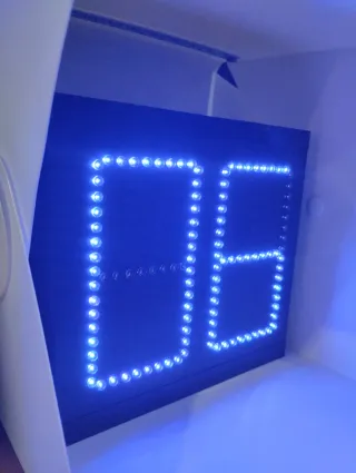 Pantalla SU TURNO a batería