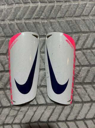 Espinilleras Nike Mercurial