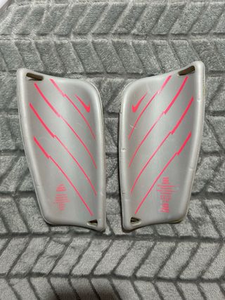 Espinilleras Nike Mercurial