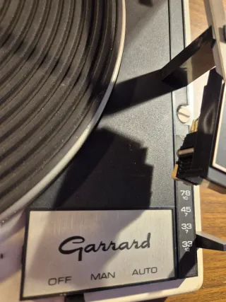 Tocadiscos Garrard Beige y Marrón