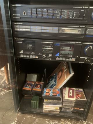 Equipo de músi. Grundig - No funciona, dos altavoc