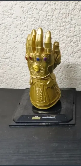 Marvel movie museum infinity gauntlet