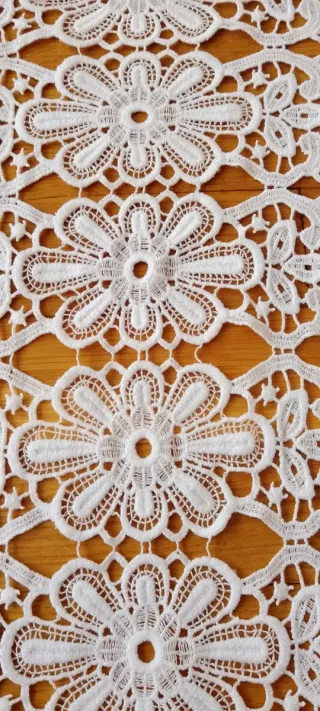 Tapetes decorativos de encaje blanco