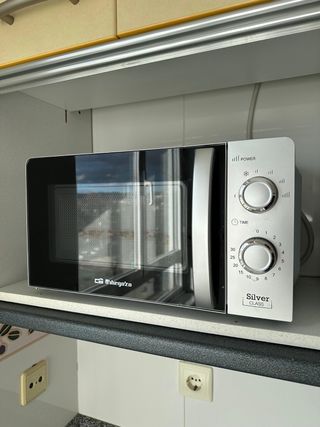 Microondas Orbegozo Silver Class