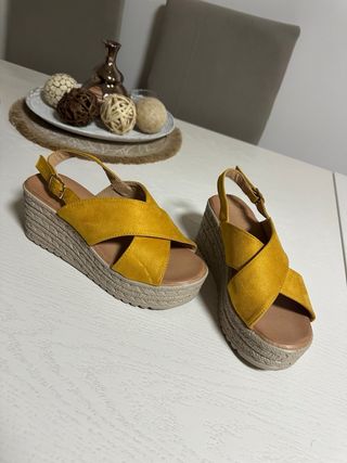 Lote Zapatos Mujer: Botines, Sandalias y Mocasines