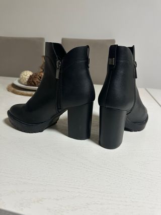 Lote Zapatos Mujer: Botines, Sandalias y Mocasines
