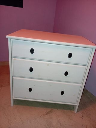 Cómoda de madera blanca 73x75x50