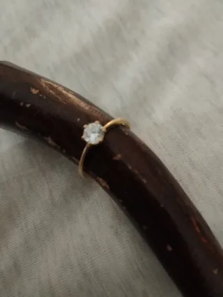 Anillo con circonita