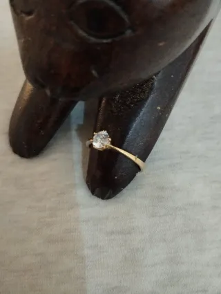 Anillo con circonita