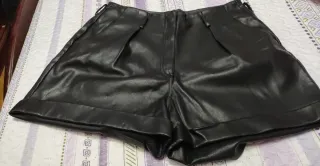 Bermudas efecto piel mujer