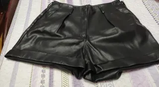 Bermudas efecto piel mujer