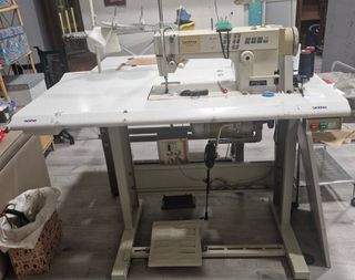 Máquina de coser industrial Brother